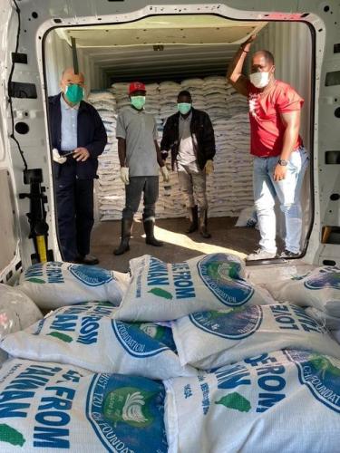 Trucking industry supports relief efforts in Mbazwana - April 2020