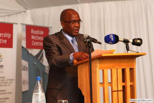 dr aaron motsoaledi addresses the crowd